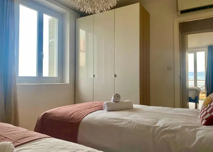 Eugenie T4 Vue Centre-ville * Ajaccio (Corsica)